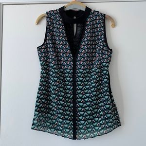 Sleeveless blouse with plunging neckline by Karen Millen